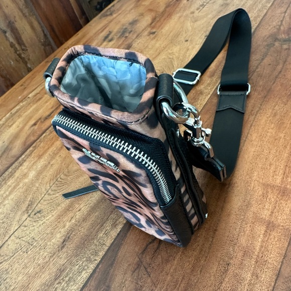 ☀️ AIMEE KESTENBERG Water Bottle Crossbody NWOT - Picture 6 of 11